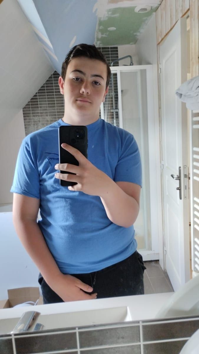 Profil de Brandon, 23 ans, Annonce gay à Genappe (Brabant wallon)