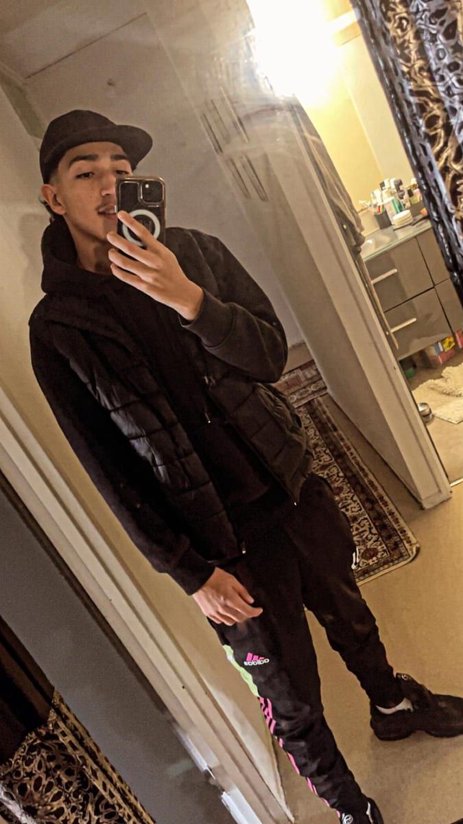 Profil de Houzefa, 27 ans, Annonce gay à Genappe (Brabant wallon)