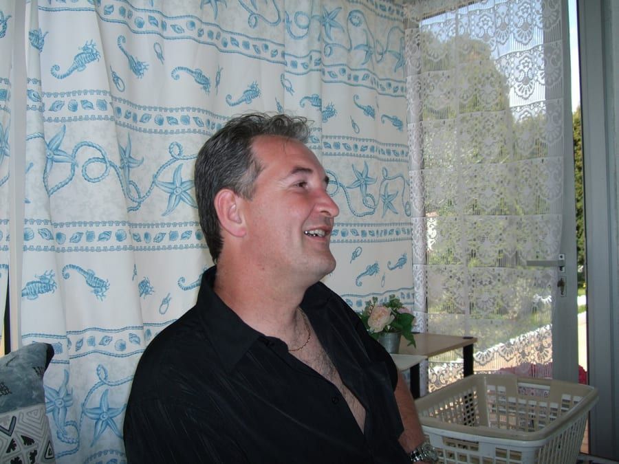 Profil de Largo, 44 ans, Annonce gay à Incourt (Brabant wallon)